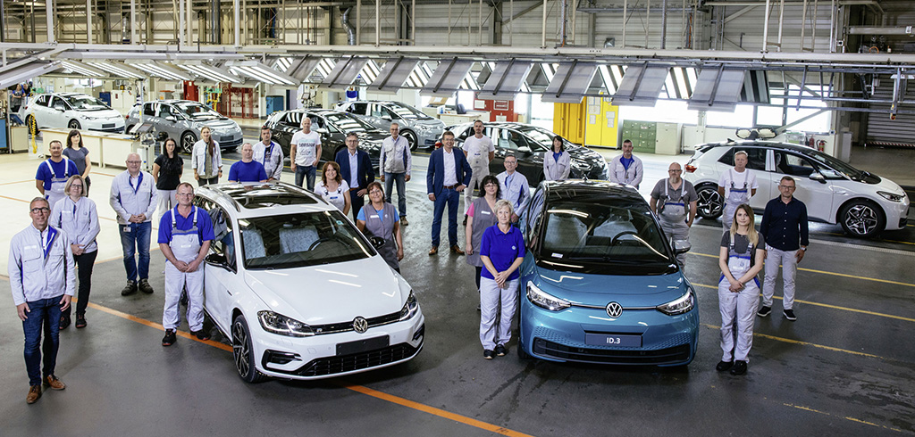 The final internal combustion-engined car was produced at Volkswagen Sachsen GmbH on 26 June 2020.