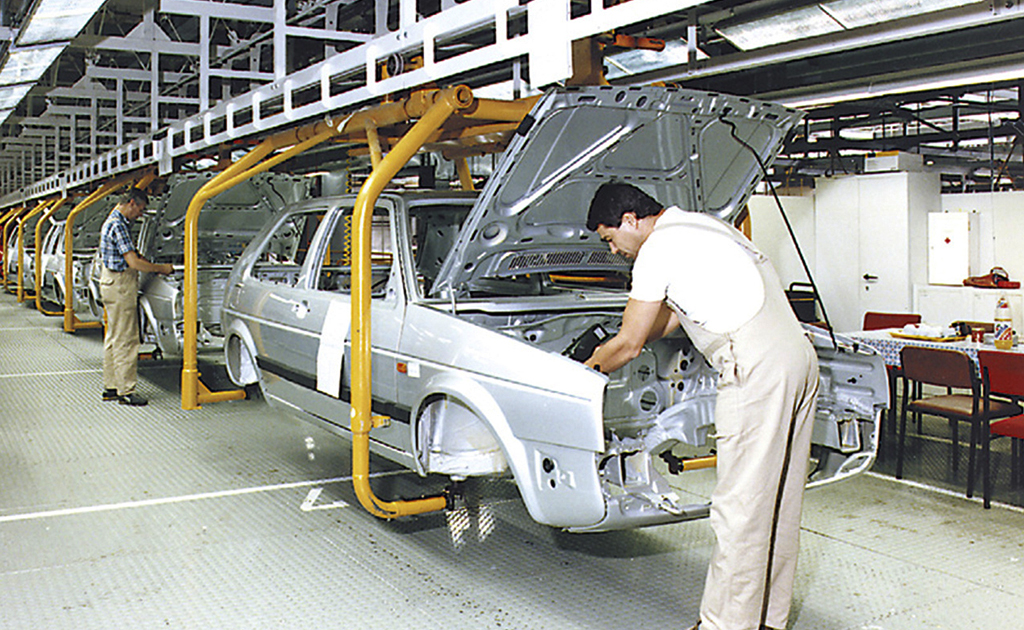 Production of the second-generation Volkswagen Golf commenced in Mosel on 15 February 1991.